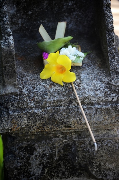 Traditionelle balinesische Opfergaben an Götter in Bali