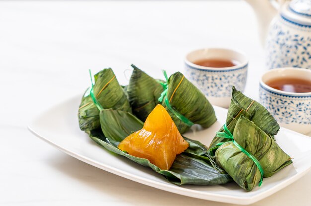 Traditionelle chinesische Klebreisknödel