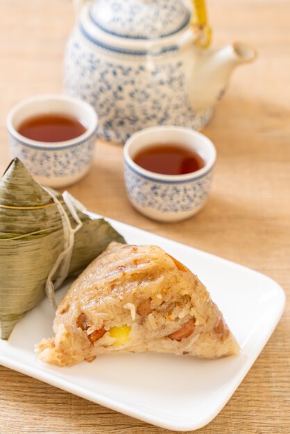 Traditionelle chinesische Klebreisknödel