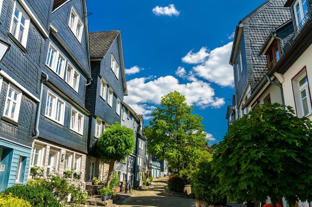 Foto traditionelle deutsche schieferhäuser in siegen nordrhein-westfalen deutschland