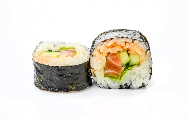 Traditionelle frische japanische Sushi-Rollen