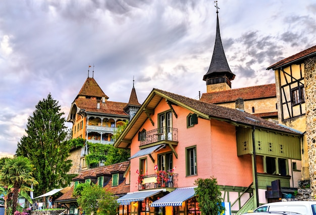 Traditionelle Häuser in Spiez - Berner Oberland, Schweiz