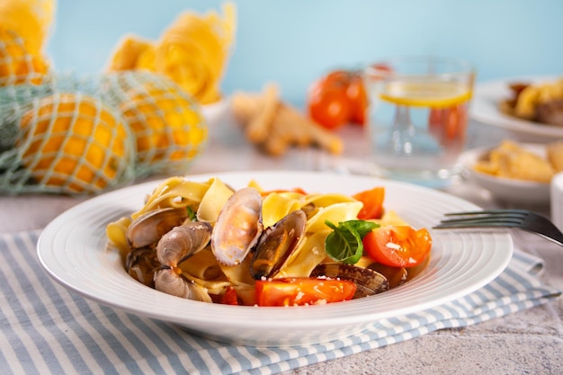 Traditionelle italienische Pasta mit Meeresfrüchten und Muscheln vongole