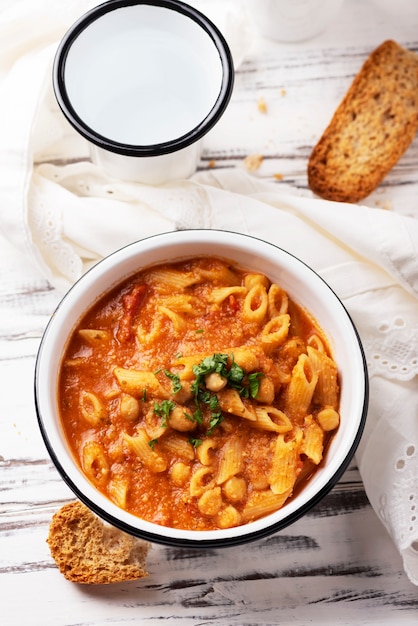 Traditionelle italienische Pasta, selektiver Fokus