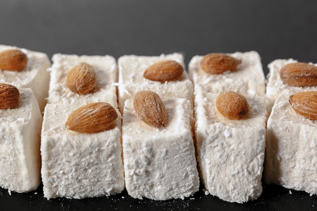 Traditionelle östliche desserts auf dem tisch