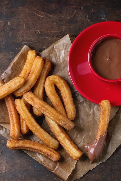 Traditionelle spanische Churros mit Schokolade