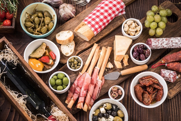 Traditionelle spanische Tapas zum Teilen mit Freunden