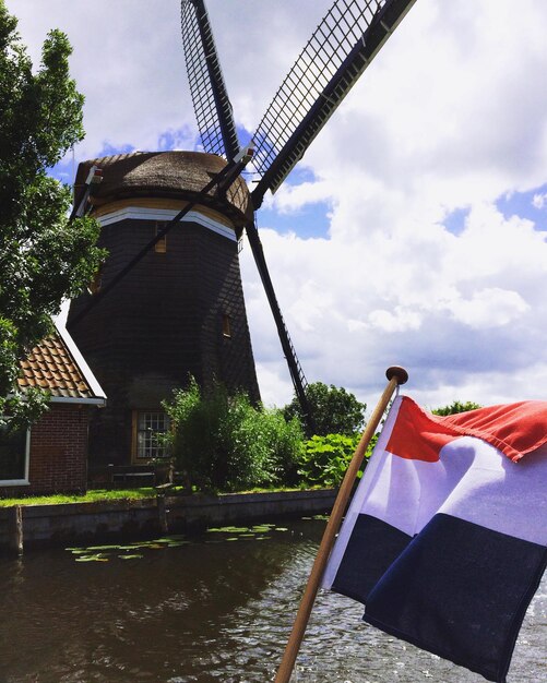 Foto traditionelle windmühle gegen den himmel