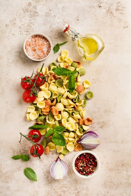 traditionelle Zutaten für die Zubereitung italienischer Pasta