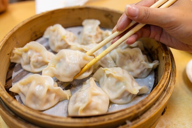 Traditioneller chinesischer Dampfköstchenkorb