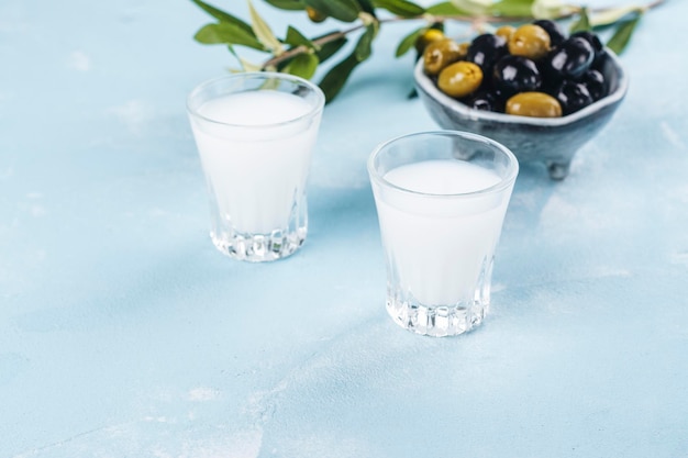 Traditioneller griechischer Wodka-Ouzo