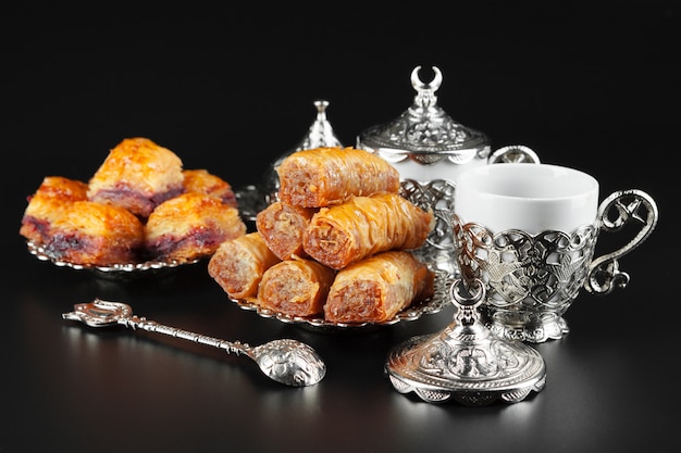 Traditioneller türkischer Kaffee und türkischer Genuss