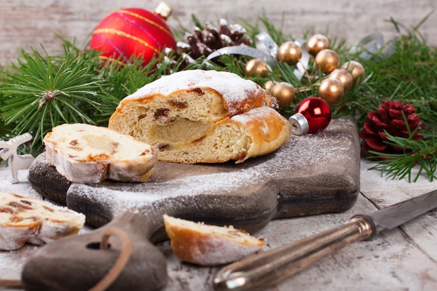 Traditioneller Weihnachtsstollen