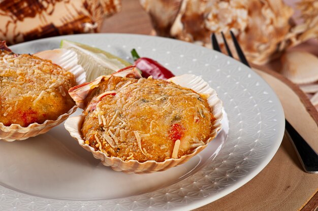 Traditionelles brasilianisches Gericht namens Casquinha de siri. Krabbenmehlgratin.