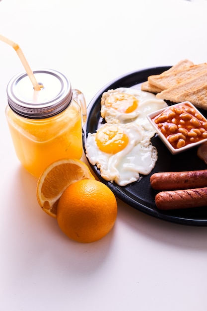 Traditionelles englisches Frühstück