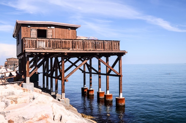 Traditionelles europäisches Fischerhaus in der Nähe von Venedig in Italien