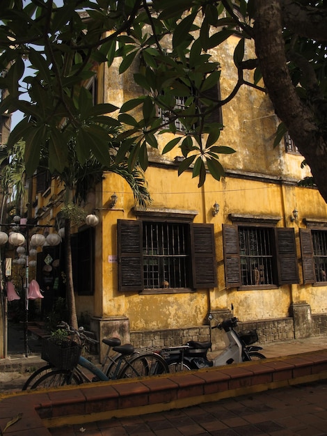 traditionelles gelbes Gebäude in Hoi-An, Hoi An ist Weltkulturerbe und in Vietnam beliebt