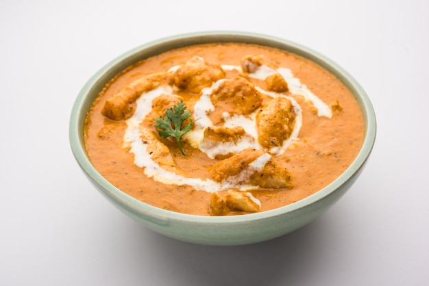 Traditionelles indisches Butterhuhn oder Murg Makhanwala, ein cremiges Curry-Rezept für Hauptgerichte