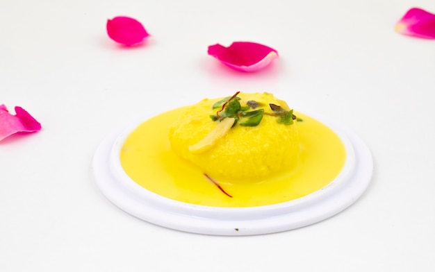 Traditionelles indisches Dessert ras malai