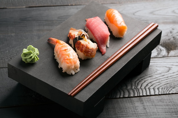 Traditionelles japanisches Sushi