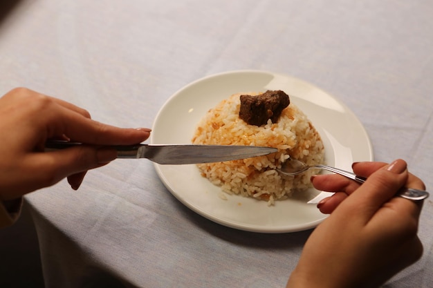 Traditionelles köstliches türkisches Essen Reispilaf Pirinc Pilavi im türkischen Stil