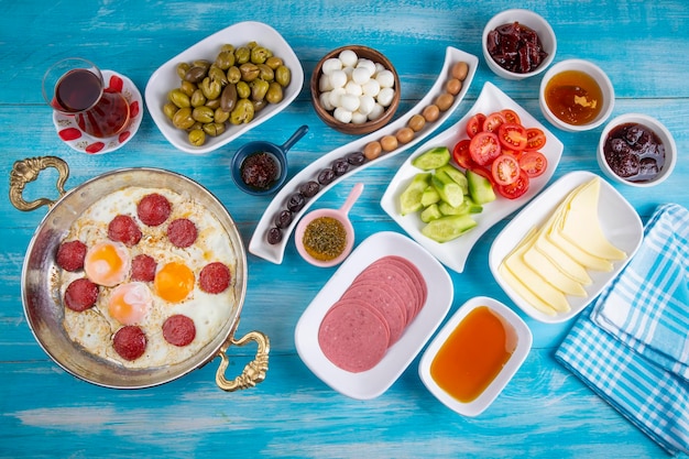 Traditionelles köstliches türkisches Frühstück, Food-Konzeptfoto.