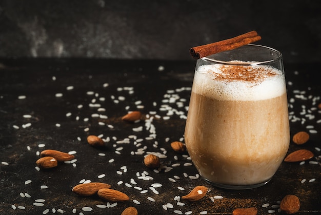 Traditionelles mexikanisches Getränk Horchata Latte