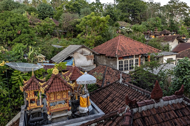 Traditionelles Tempeldach in Bali, Indonesien