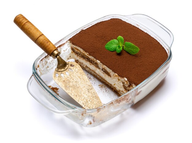 Traditionelles Tiramisu-Dessert in Glasbackform