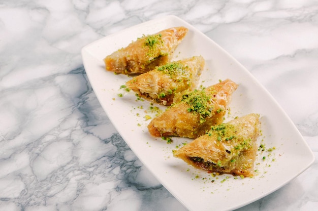 Traditionelles türkisches Dessert-Baklava mit Cashew-Walnüssen Hausgemachtes Baklava mit Nüssen und Honig