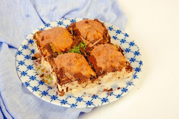 Traditionelles türkisches Dessert-Baklava mit Cashew-Walnüssen Hausgemachtes Baklava mit Nüssen und Honig