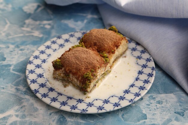 Traditionelles türkisches Dessert-Baklava mit Cashew-Walnüssen Hausgemachtes Baklava mit Nüssen und Honig