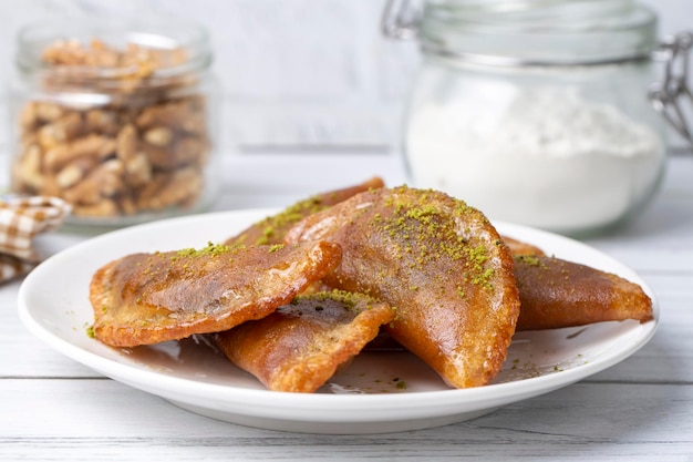 Traditionelles türkisches Dessert Tas Kadayif