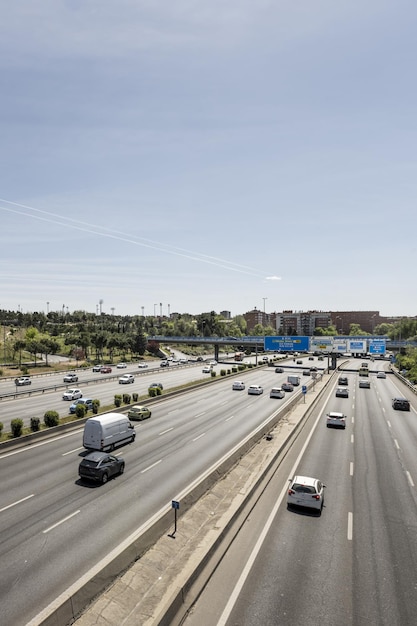 Tráfego rodoviário em um anel viário