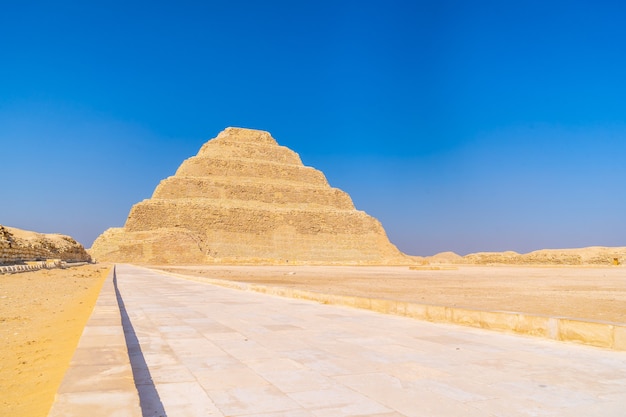 Trail in der Stufenpyramide von Djoser, Saqqara. Ägypten. Die wichtigste Nekropole in Memphis. Die erste Pyramide der Welt