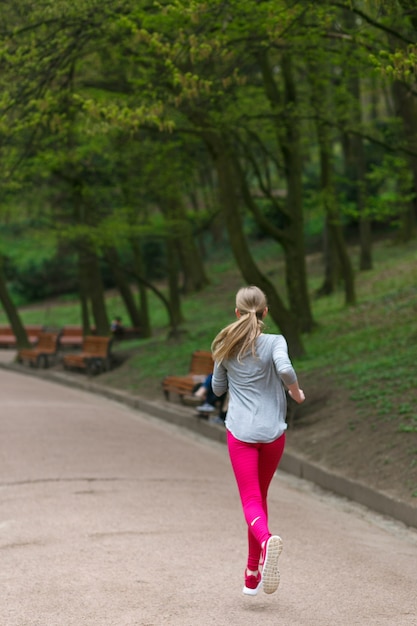 Training im Freien Sommer Läufer Sport