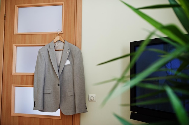 Traje de boda del novio Su increíble día