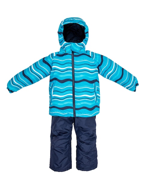 El traje de nieve para niños cae sobre un fondo blanco.