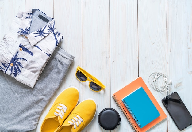 Foto trajes casuales de los hombres de viajero, vacaciones de verano