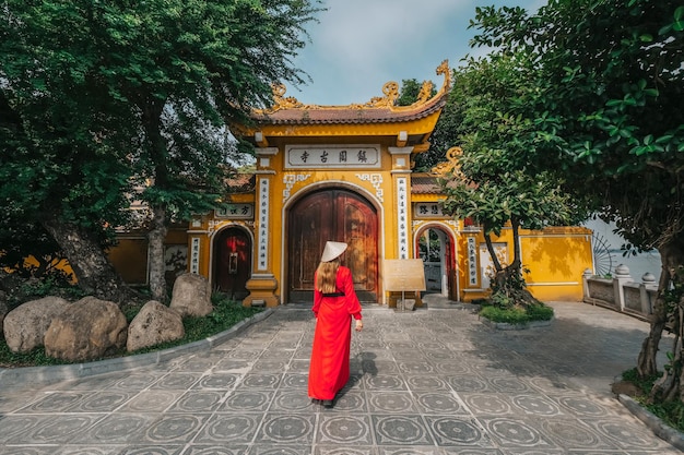 Tran quoc pagoda em hanói, vietnã