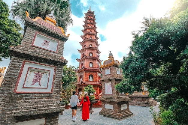 Tran quoc pagoda em hanói, vietnã