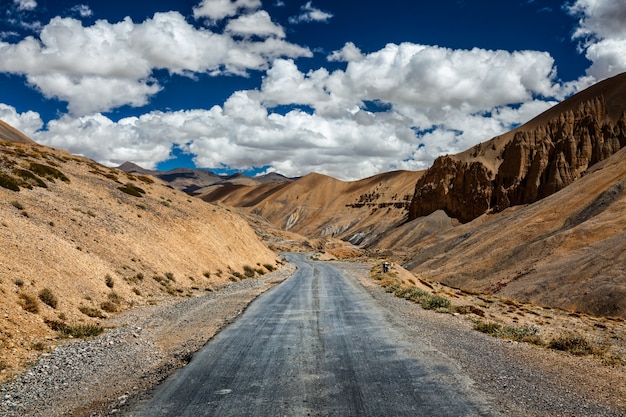 Trans-Himalaya Manali-Leh Autobahn. Ladakh, Jammu und Kashm