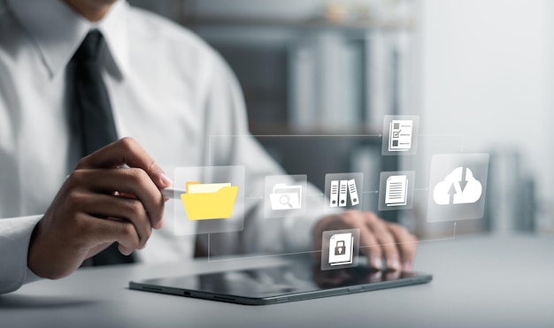 Transferencia de datos en la nube y almacenamiento en línea para redes empresariales Concepto de servicio en la nube de red de almacenamiento