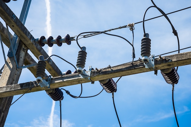 Foto transformador y juntas eléctricas.