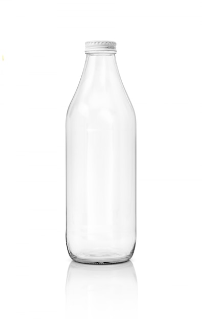 Transparente Glasflasche der leeren Verpackung für das Getränkeprodukt lokalisiert auf weißem Hintergrund