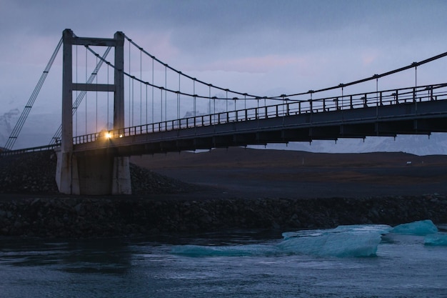 Transportbrücke über Meeresgolf-Landschaftsfoto