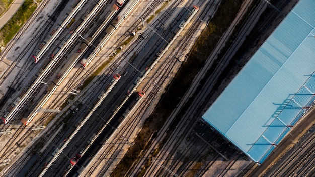 Foto transportkonzept mit eisenbahnen und zügen