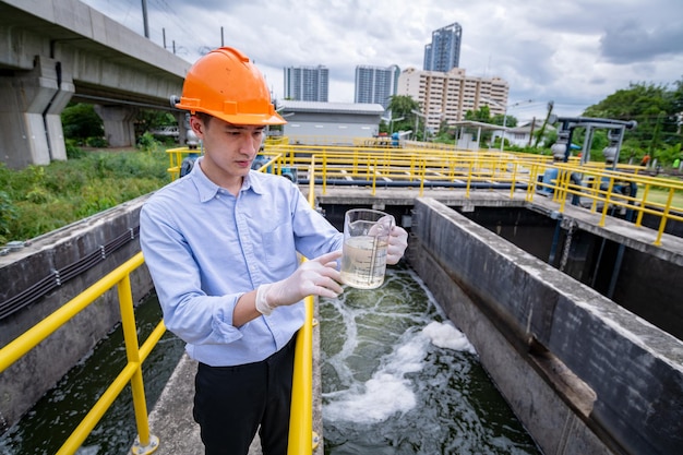 Foto tratamento de águas residuais engenharia de esgoto qualidade empresas pessoas tecnologia médica trabalho planta saúde fábrica indústria meio ambiente