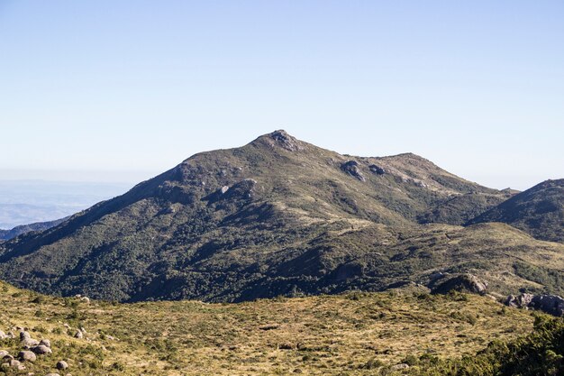 Foto a través de los senderos de itatiaia.