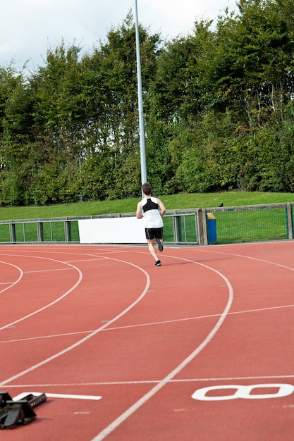 Treinamento esportivo de velocista masculino